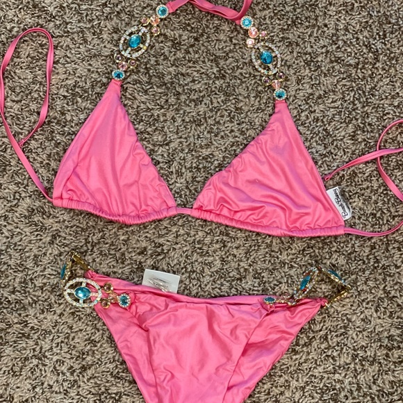 Coming Soon collection of beach bunnies in XL and L sizes - Picture 9 of 14